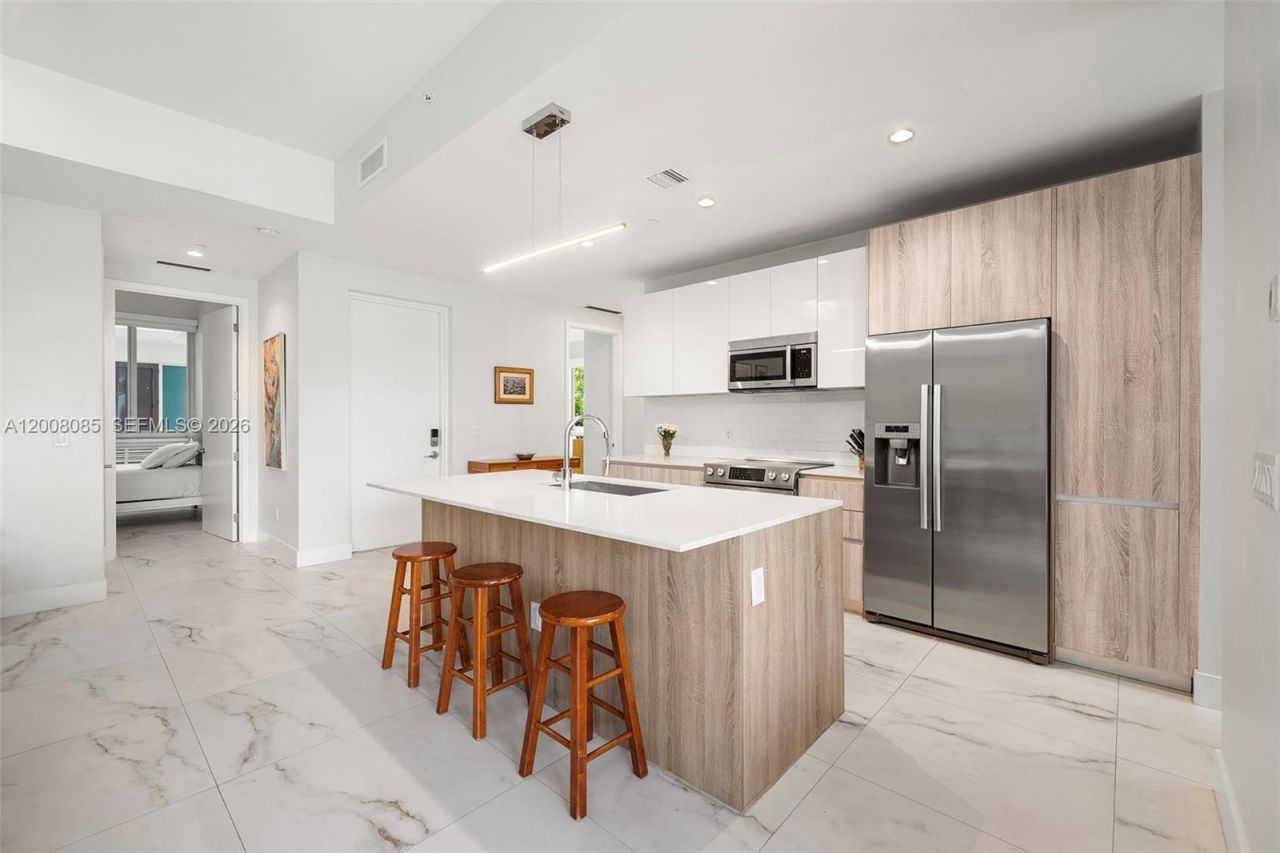 545 SW 11th St, Unit 208, Miami, FL 33129 Photo