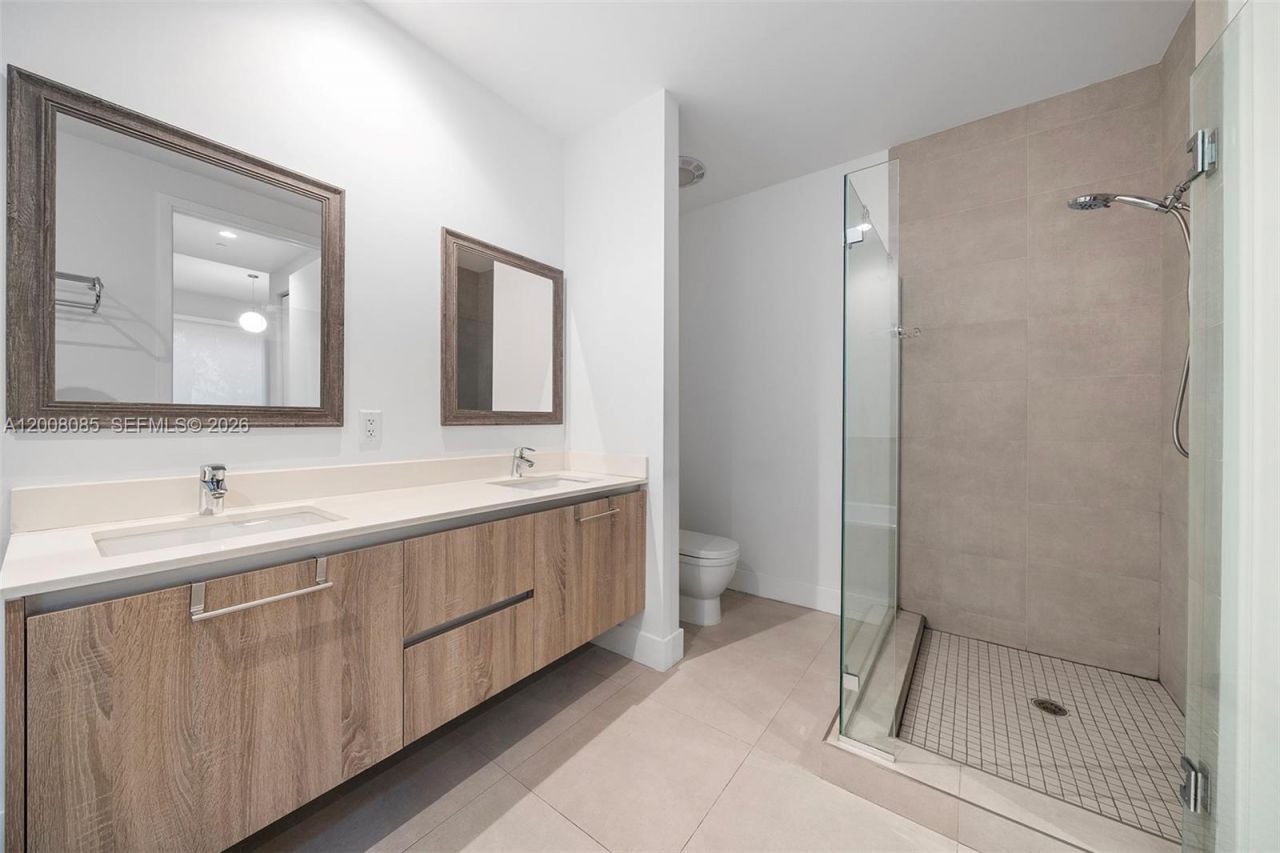 545 SW 11th St, Unit 208, Miami, FL 33129 Photo