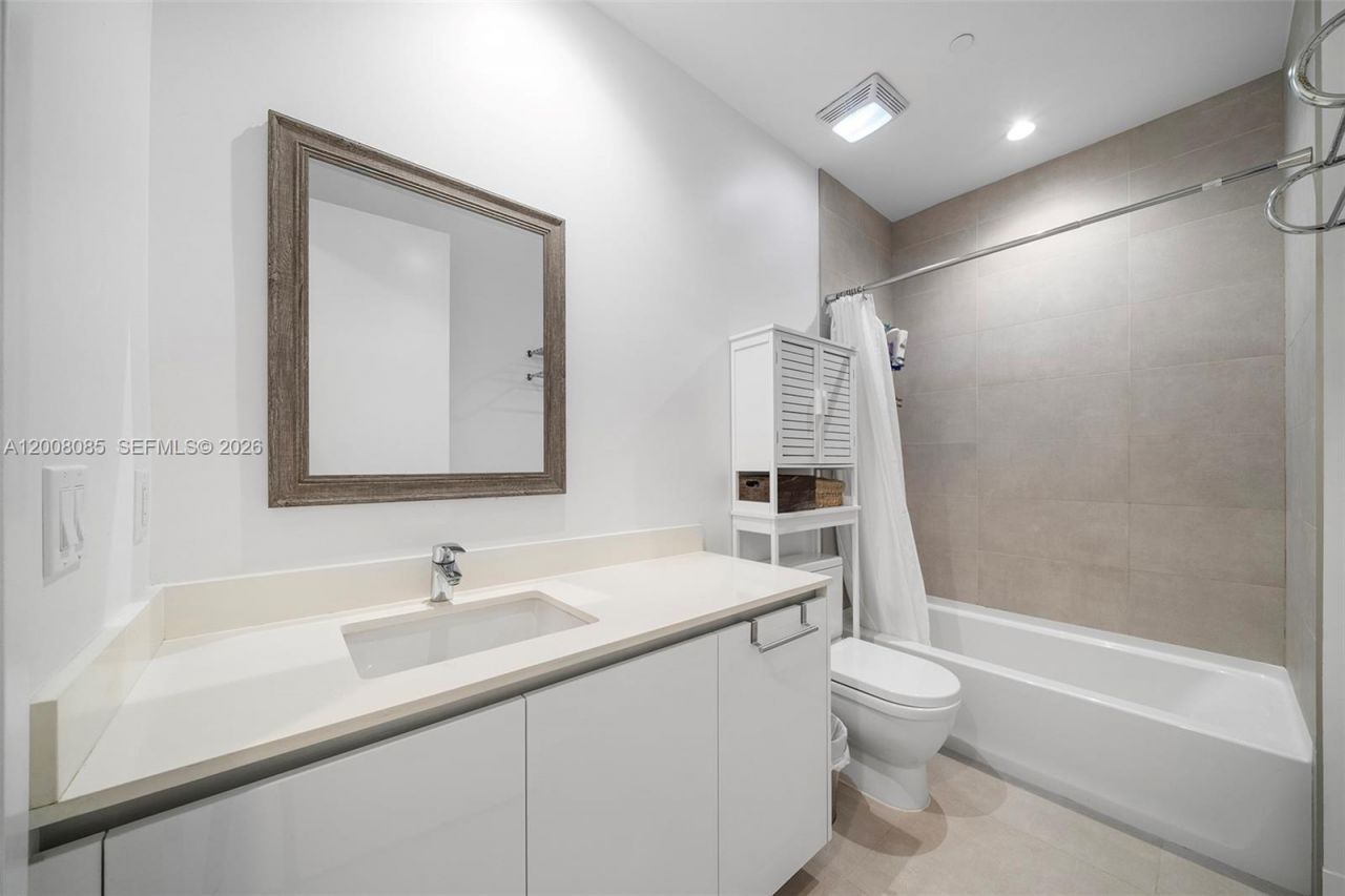 545 SW 11th St, Unit 208, Miami, FL 33129 Photo