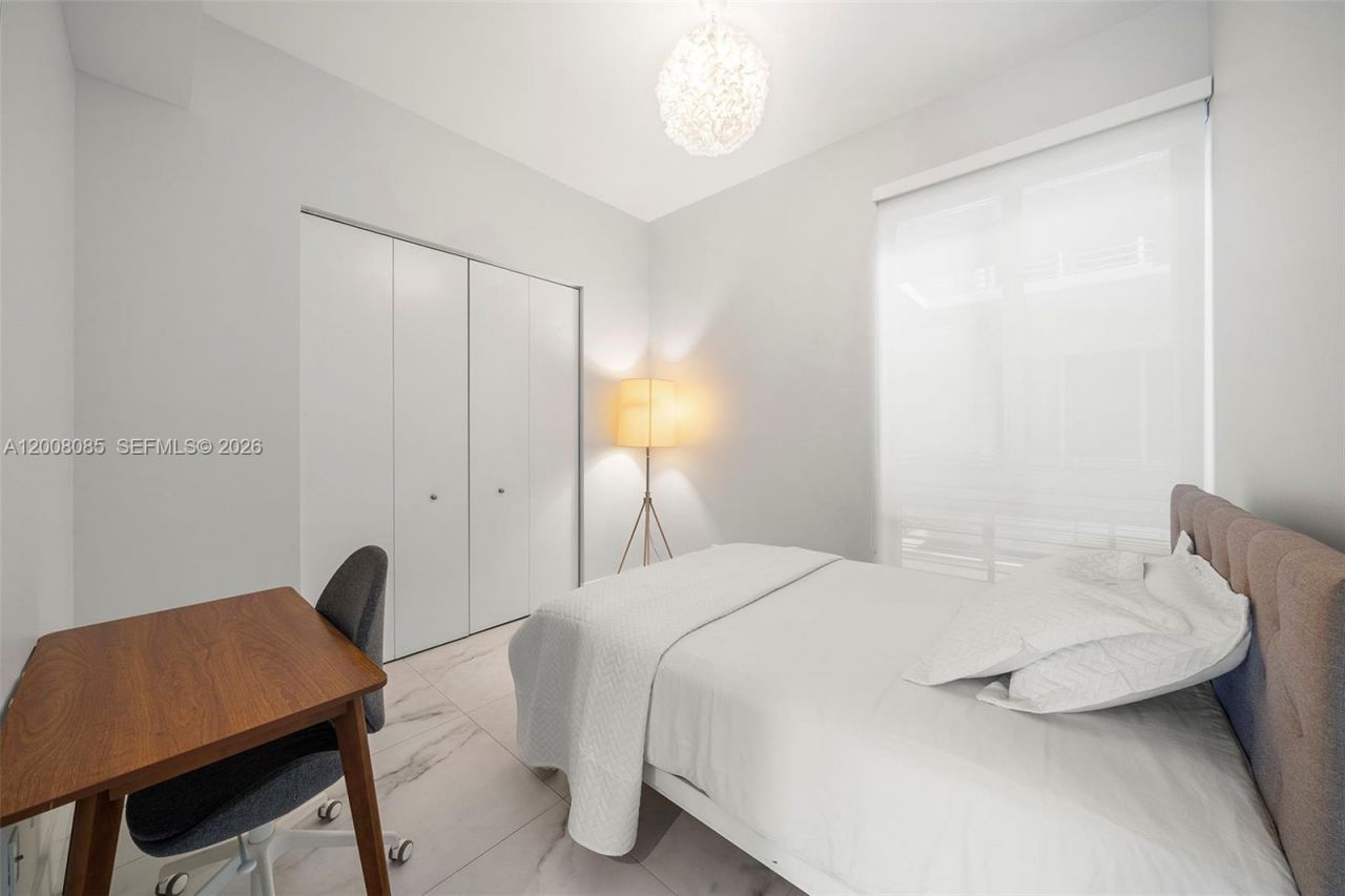 545 SW 11th St, Unit 208, Miami, FL 33129 Photo