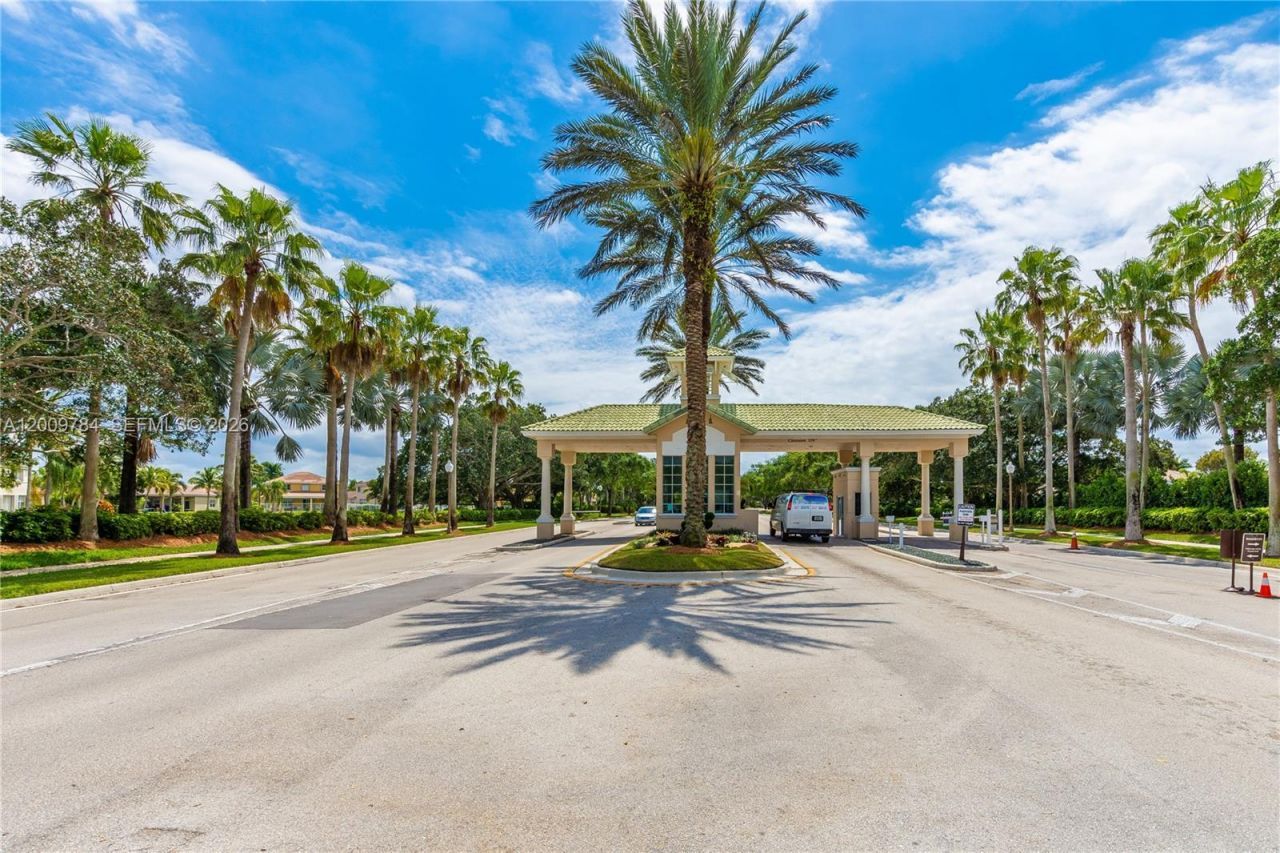 980 Golden Cane Dr, Weston, FL 33327 Photo