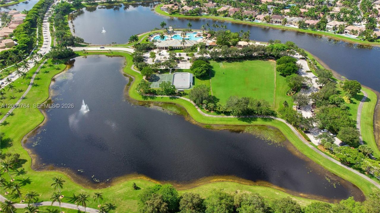 980 Golden Cane Dr, Weston, FL 33327 Photo