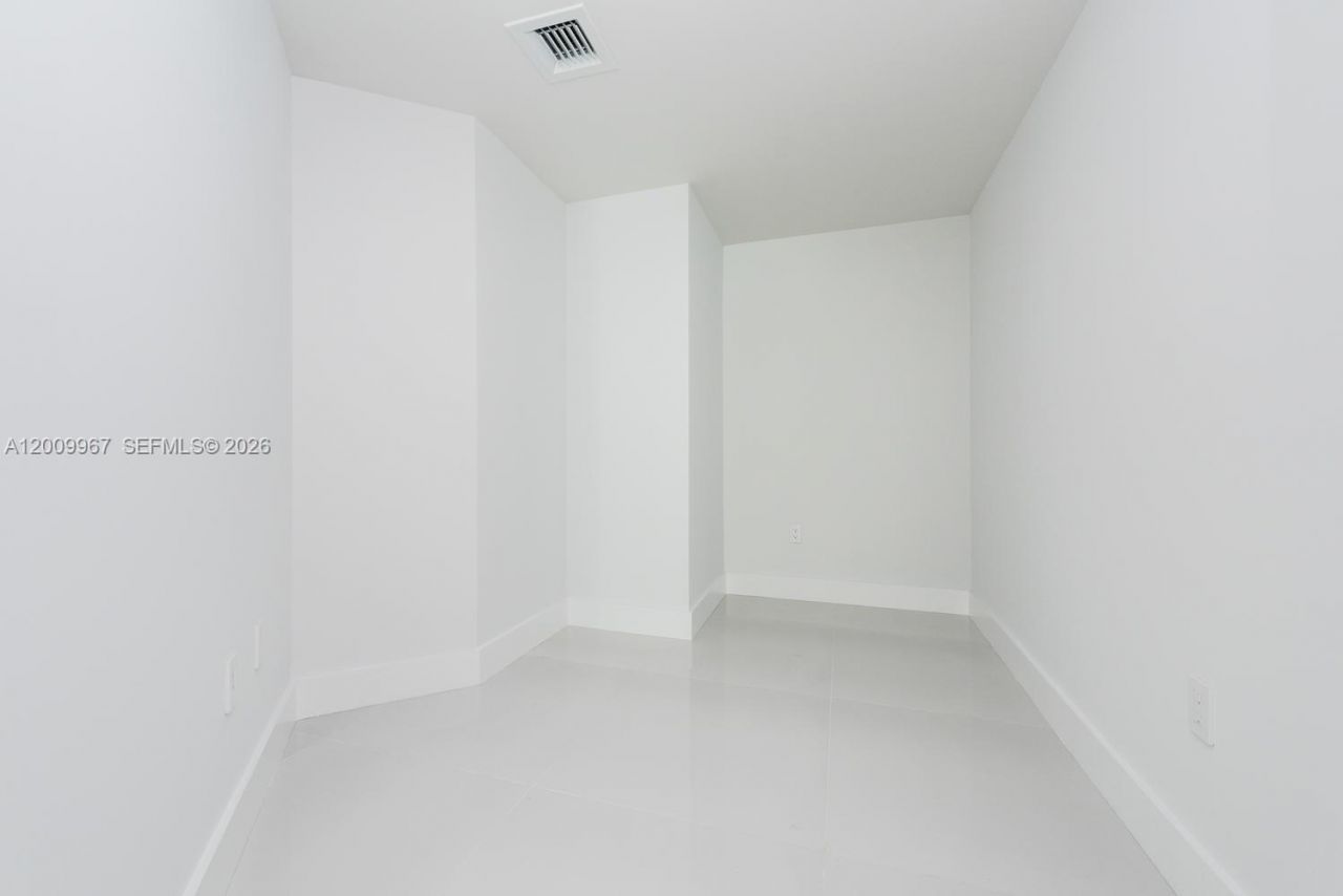 1300 S Miami, Unit 1801, Miami, FL 33130 Photo