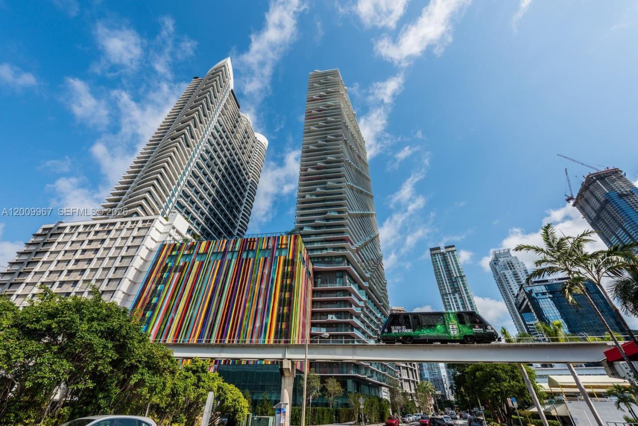 1300 S Miami, Unit 1801, Miami, FL 33130 Photo