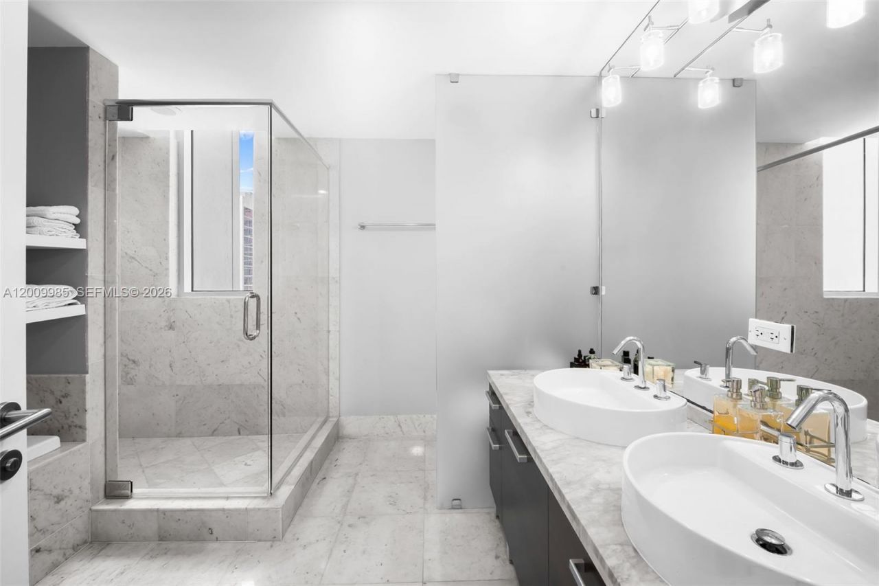 253 NE 2nd St, Unit 2503, Miami, FL 33132 Photo