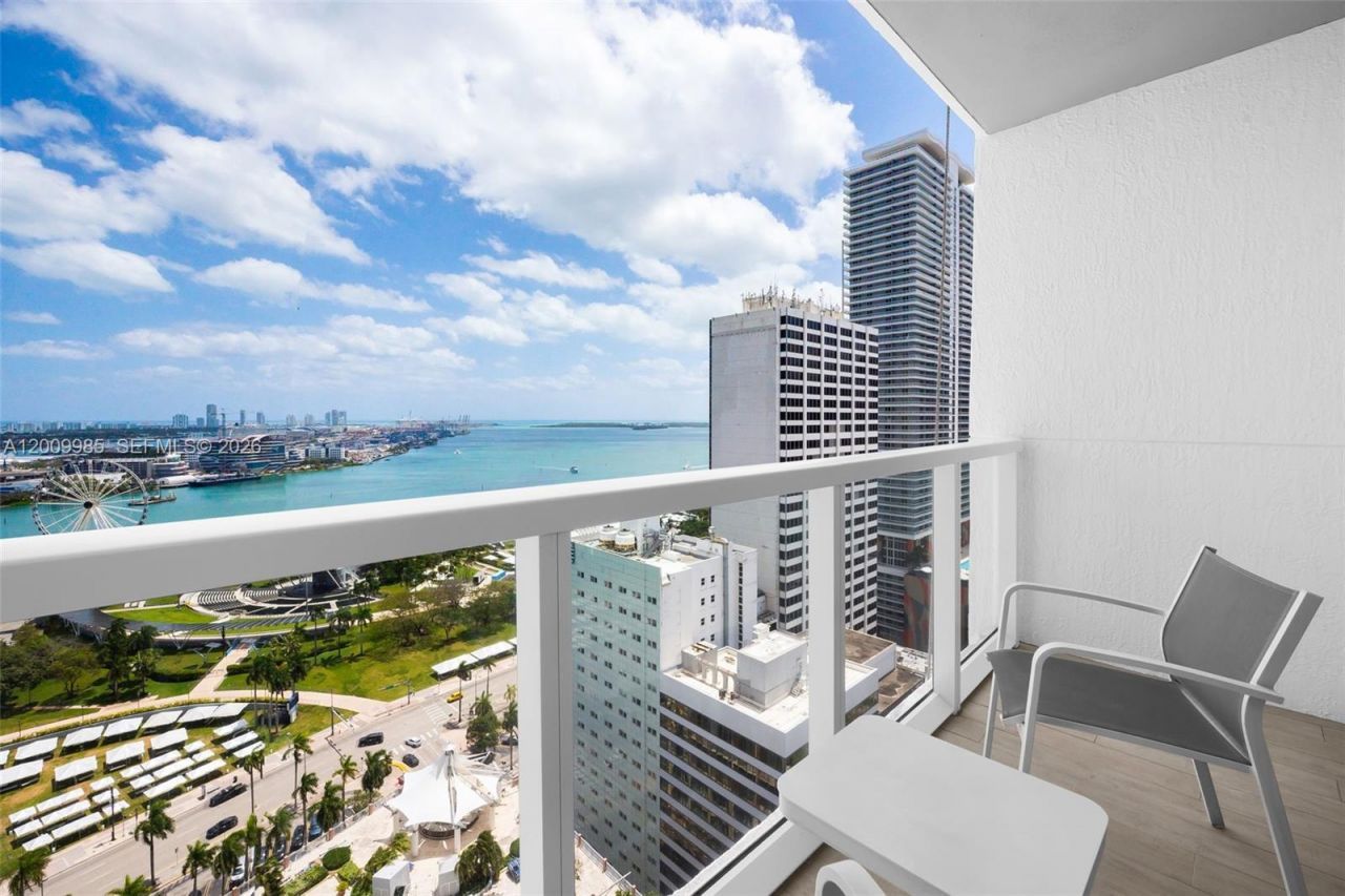 253 NE 2nd St, Unit 2503, Miami, FL 33132 Photo