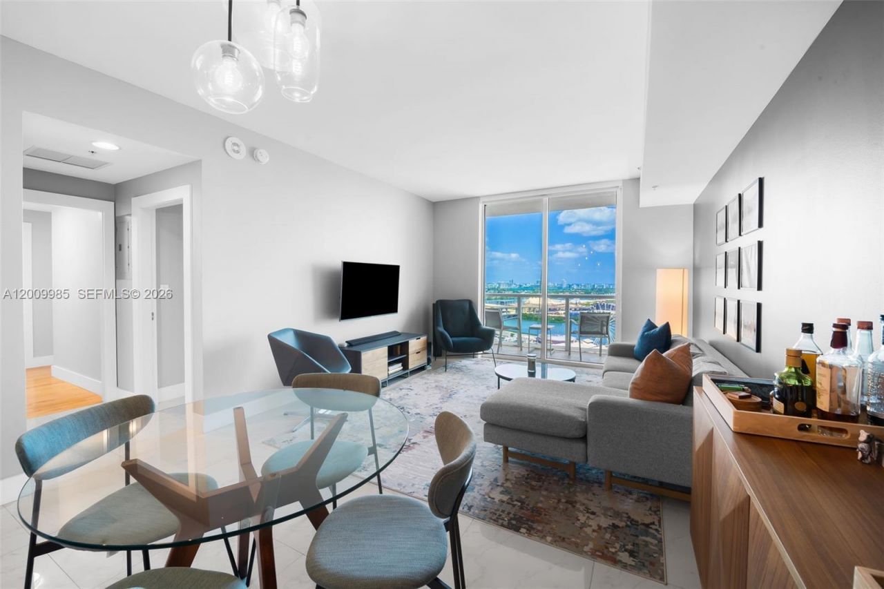 253 NE 2nd St, Unit 2503, Miami, FL 33132 Photo