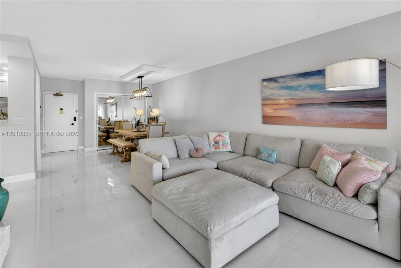 1985 S Ocean Dr, Unit 22H, Hallandale Beach, FL 33009 Photo