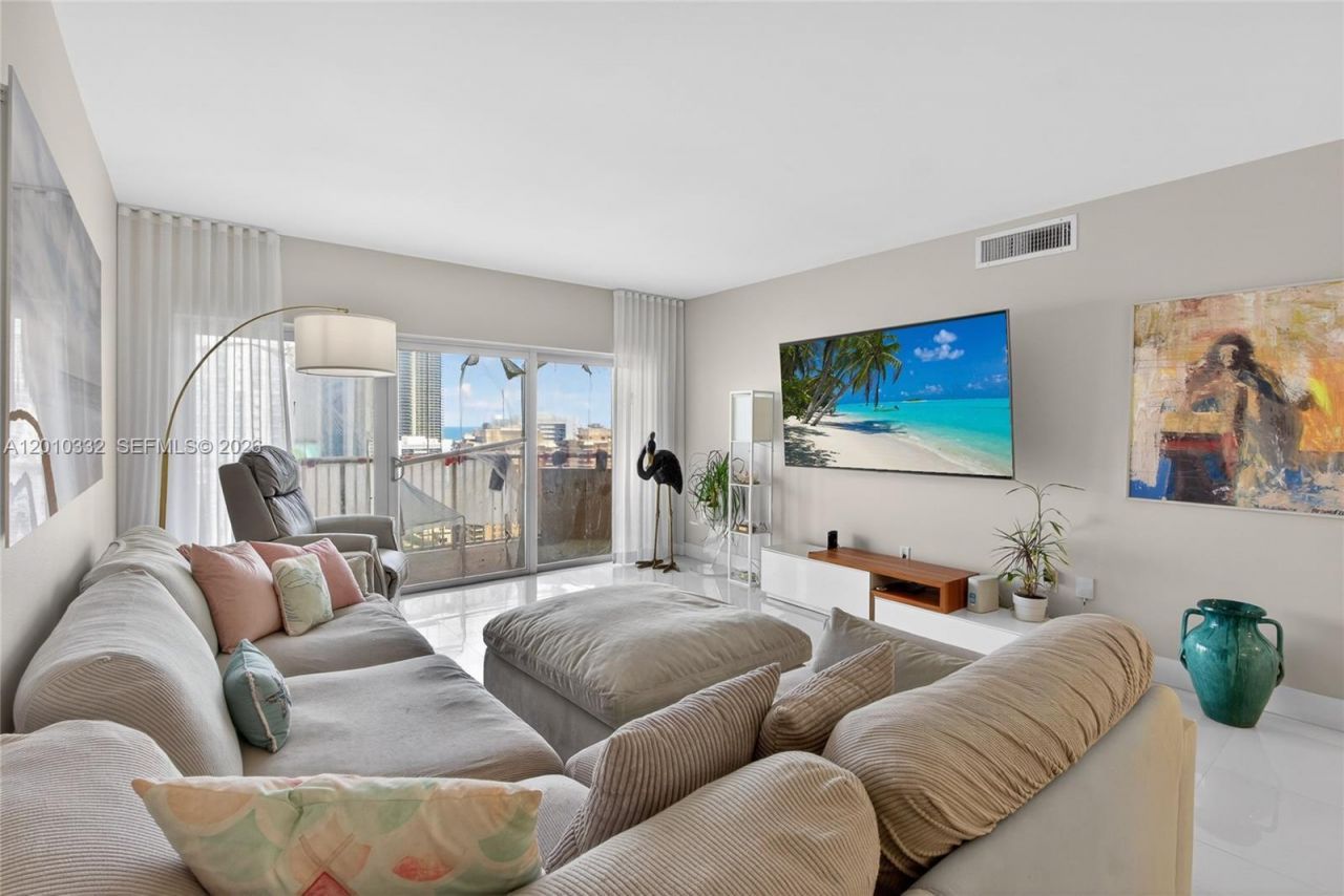 1985 S Ocean Dr, Unit 22H, Hallandale Beach, FL 33009 Photo