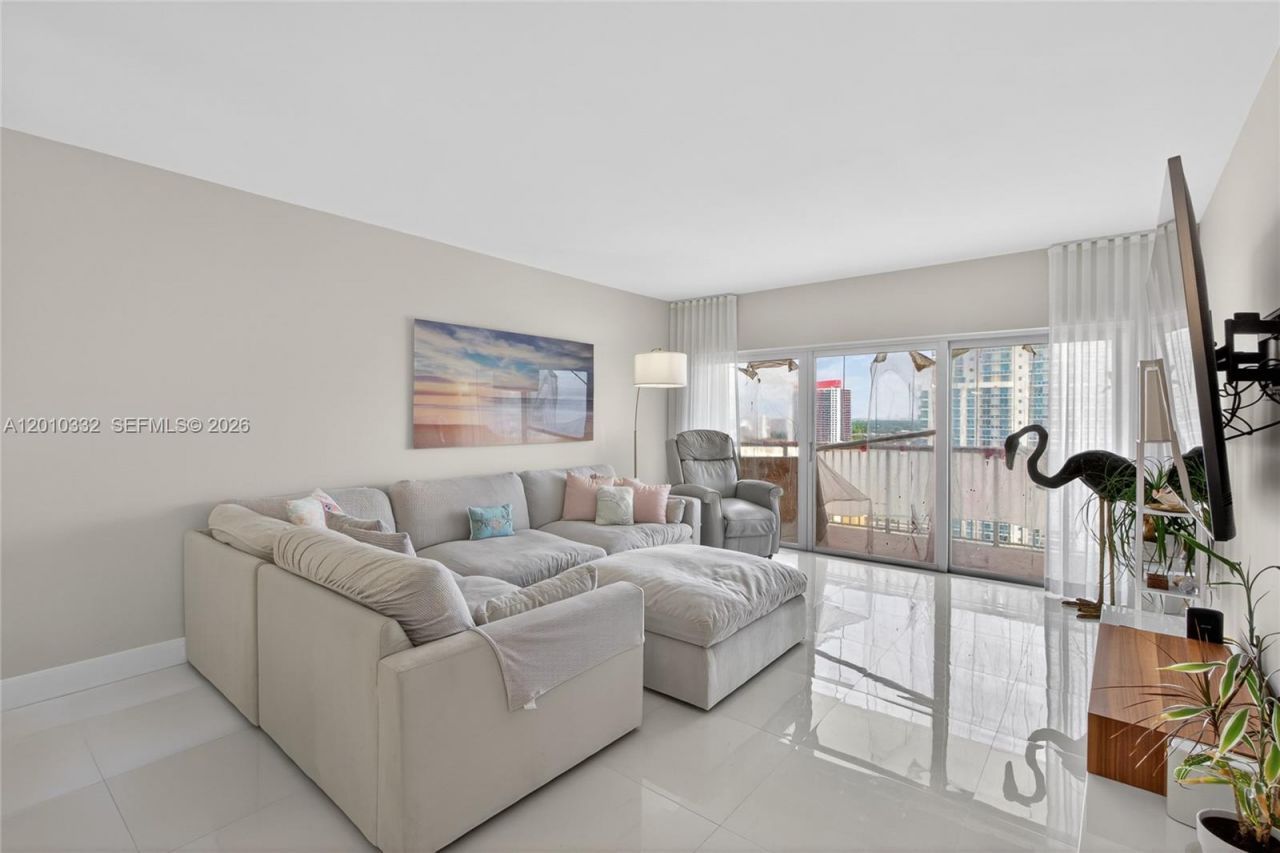 1985 S Ocean Dr, Unit 22H, Hallandale Beach, FL 33009 Photo