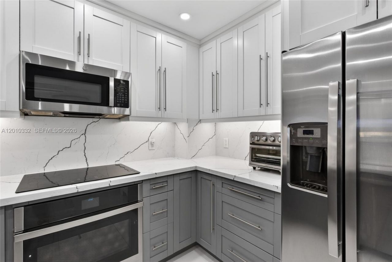 1985 S Ocean Dr, Unit 22H, Hallandale Beach, FL 33009 Photo