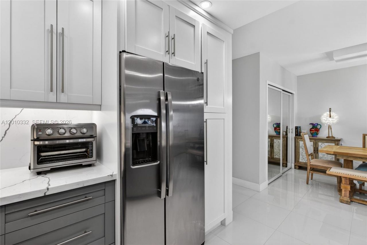 1985 S Ocean Dr, Unit 22H, Hallandale Beach, FL 33009 Photo