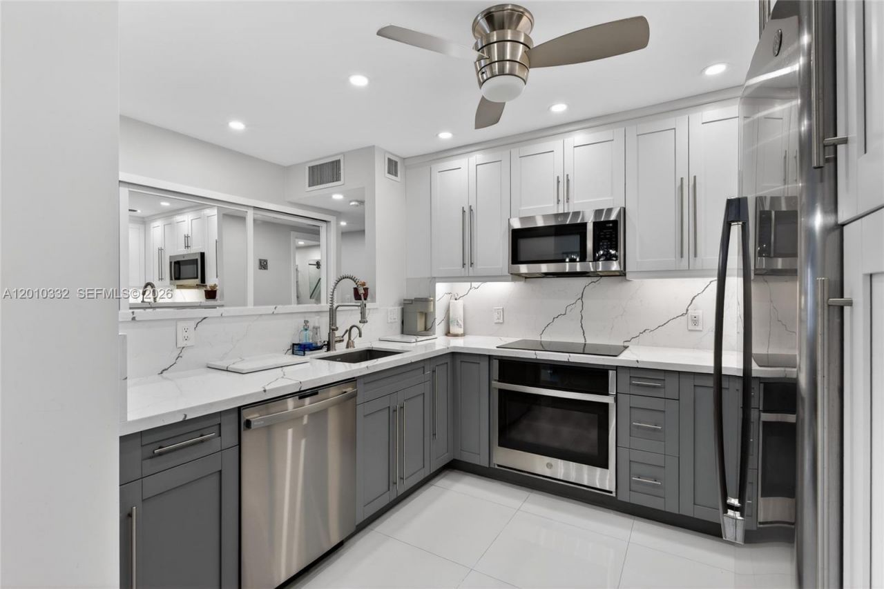 1985 S Ocean Dr, Unit 22H, Hallandale Beach, FL 33009 Photo