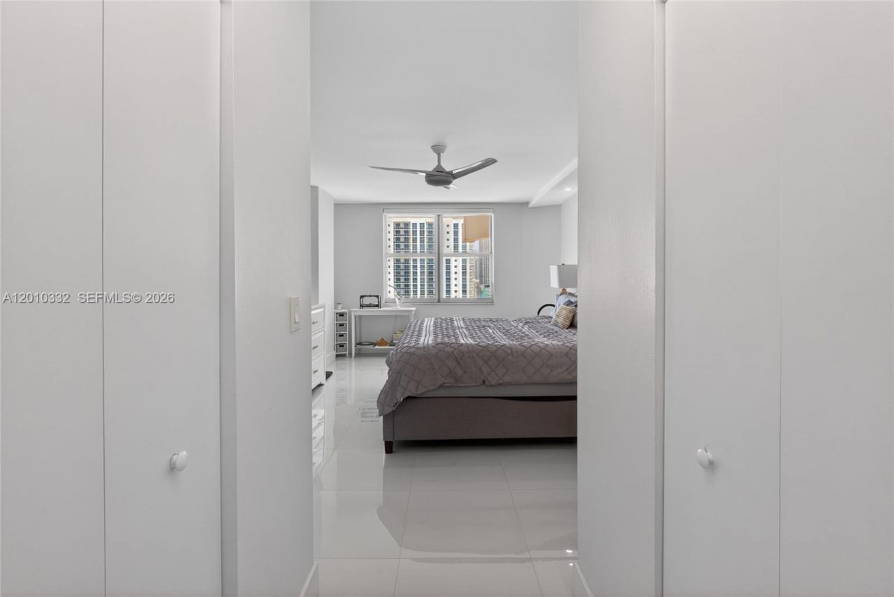 1985 S Ocean Dr, Unit 22H, Hallandale Beach, FL 33009 Photo
