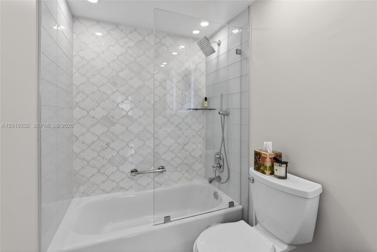 1985 S Ocean Dr, Unit 22H, Hallandale Beach, FL 33009 Photo