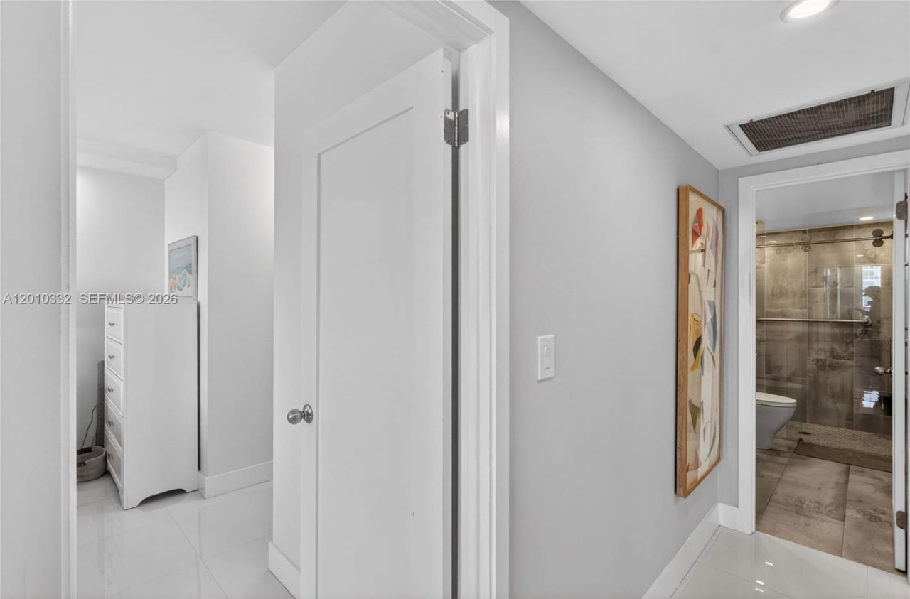 1985 S Ocean Dr, Unit 22H, Hallandale Beach, FL 33009 Photo