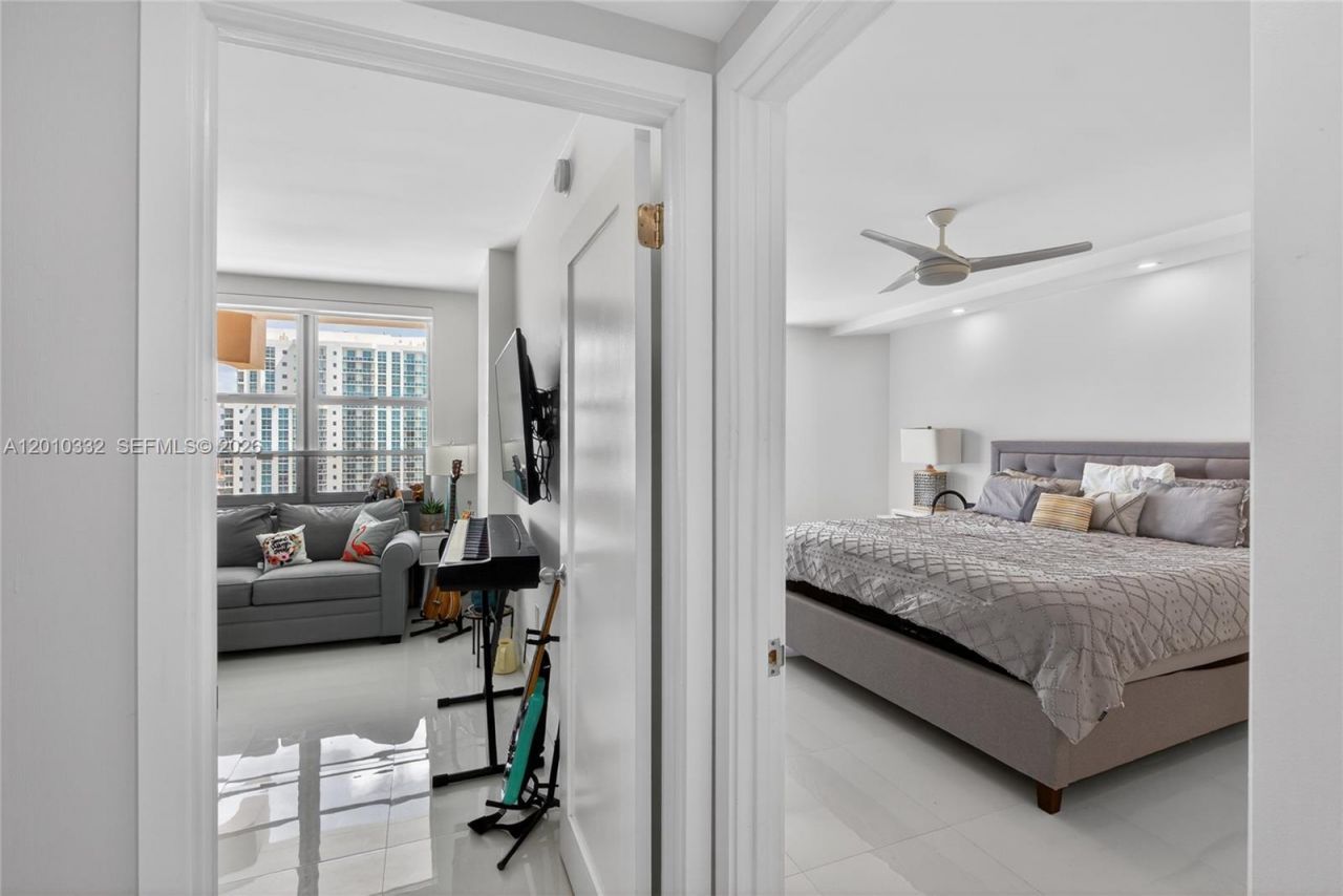 1985 S Ocean Dr, Unit 22H, Hallandale Beach, FL 33009 Photo