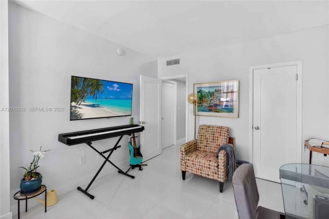 1985 S Ocean Dr, Unit 22H, Hallandale Beach, FL 33009 Photo