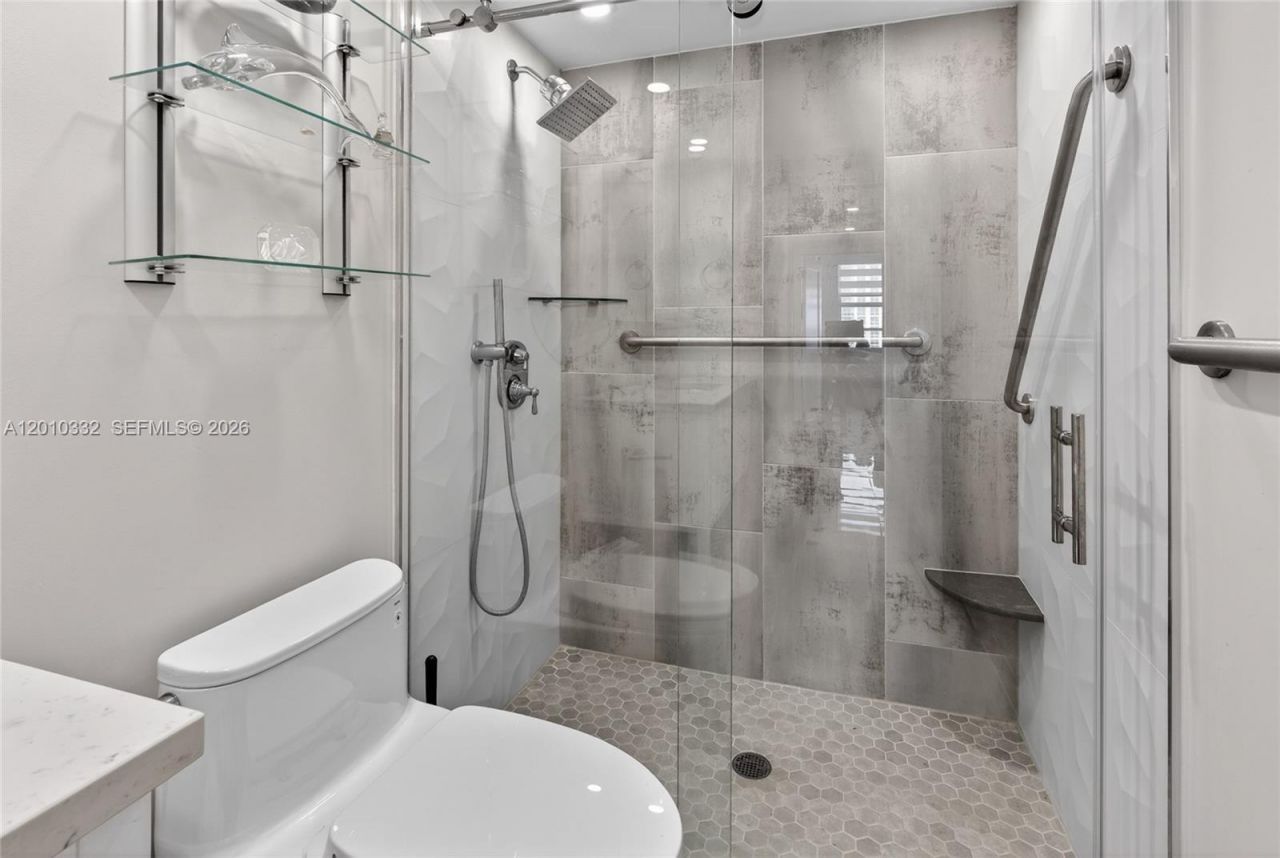 1985 S Ocean Dr, Unit 22H, Hallandale Beach, FL 33009 Photo