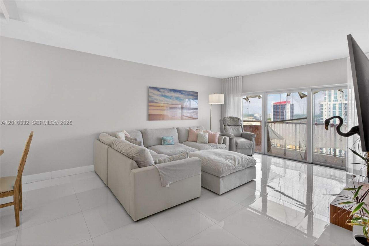 1985 S Ocean Dr, Unit 22H, Hallandale Beach, FL 33009 Photo