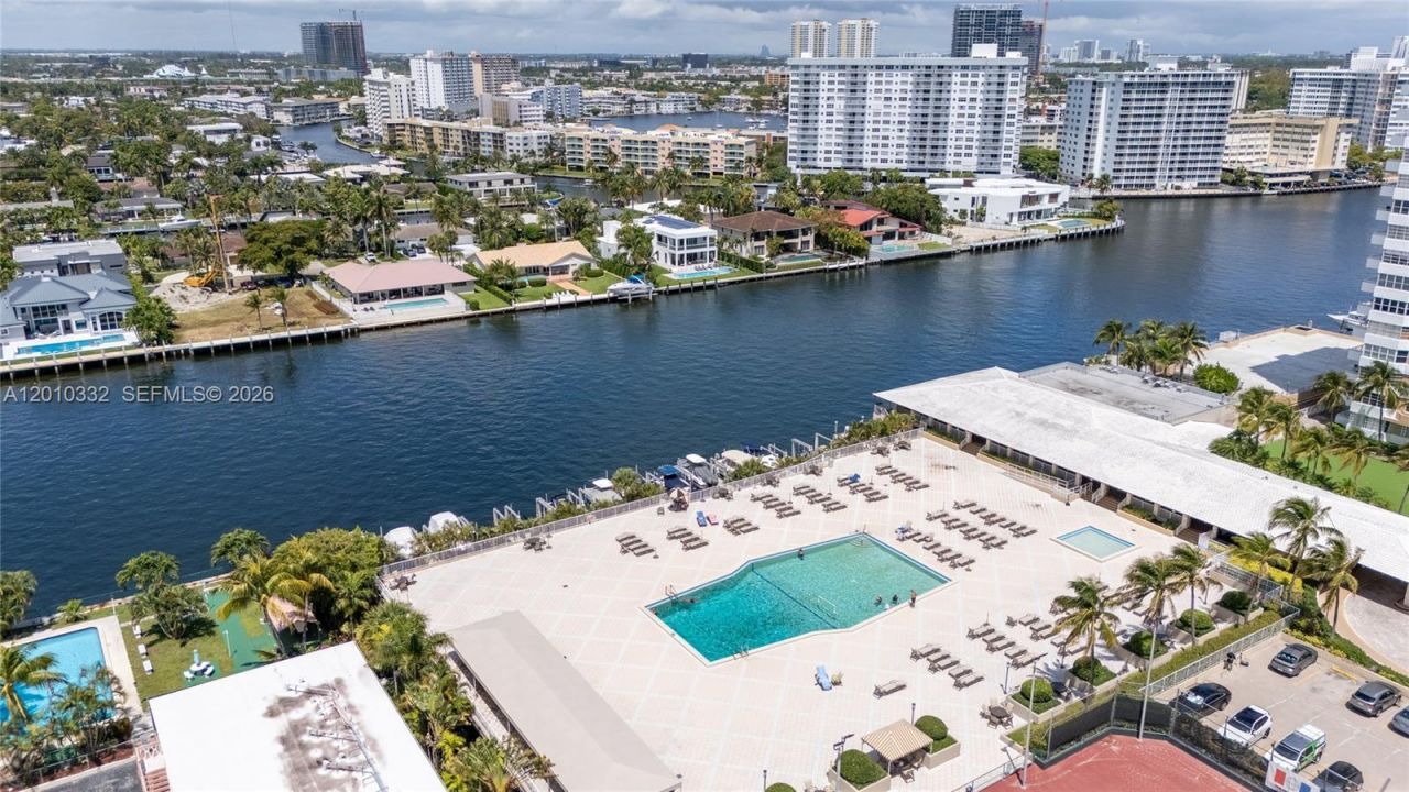 1985 S Ocean Dr, Unit 22H, Hallandale Beach, FL 33009 Photo
