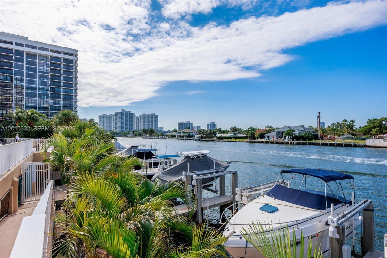 1985 S Ocean Dr, Unit 22H, Hallandale Beach, FL 33009 Photo