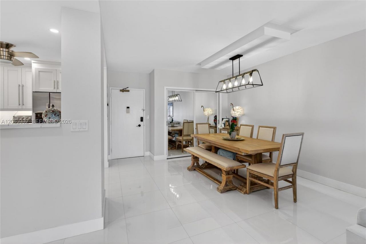 1985 S Ocean Dr, Unit 22H, Hallandale Beach, FL 33009 Photo