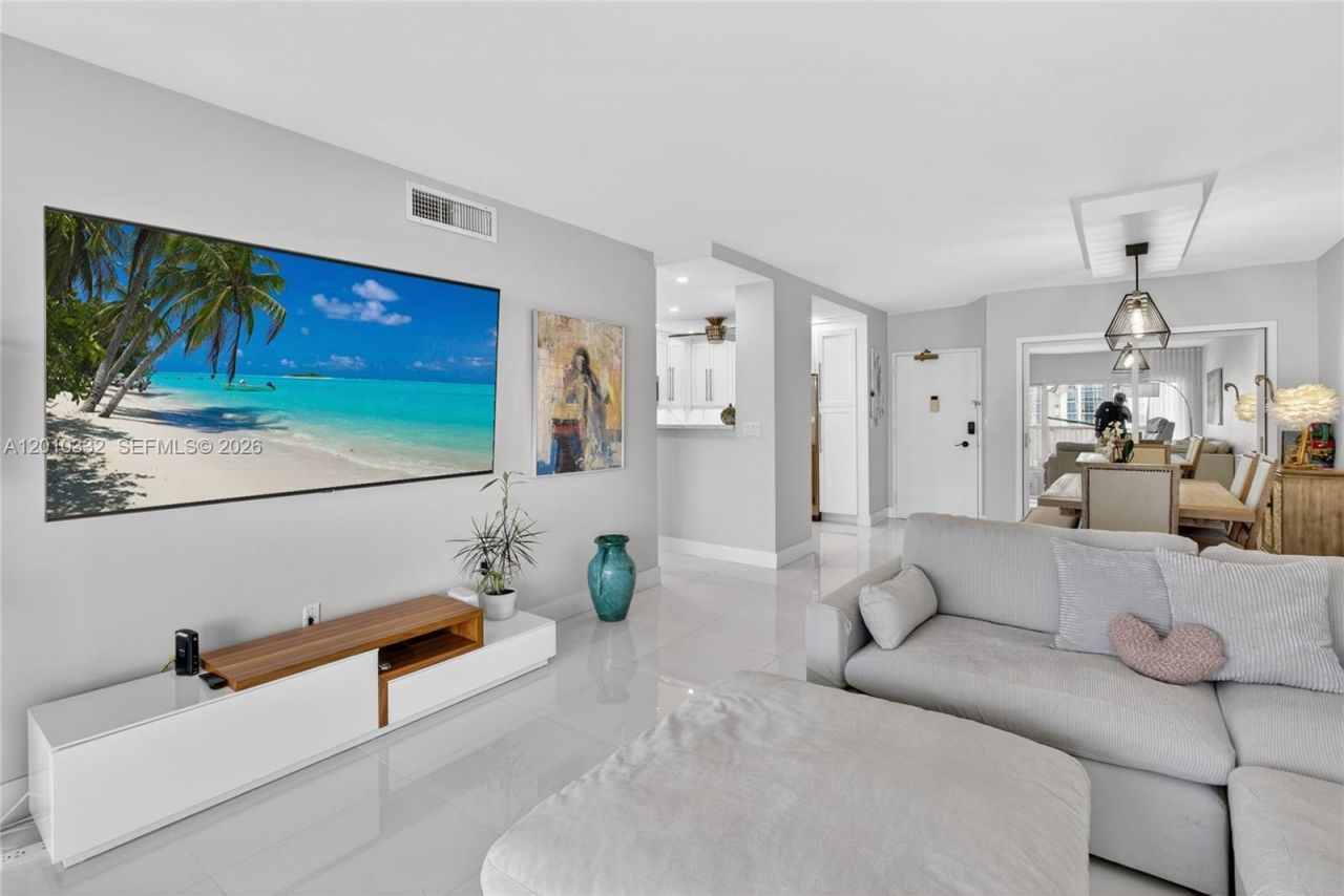 1985 S Ocean Dr, Unit 22H, Hallandale Beach, FL 33009 Photo