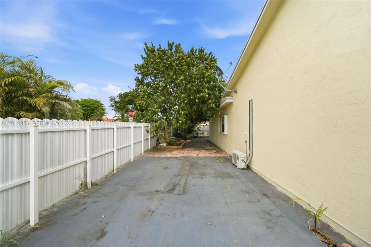 1615 SW 137th Pl , Miami, FL 33175 Photo