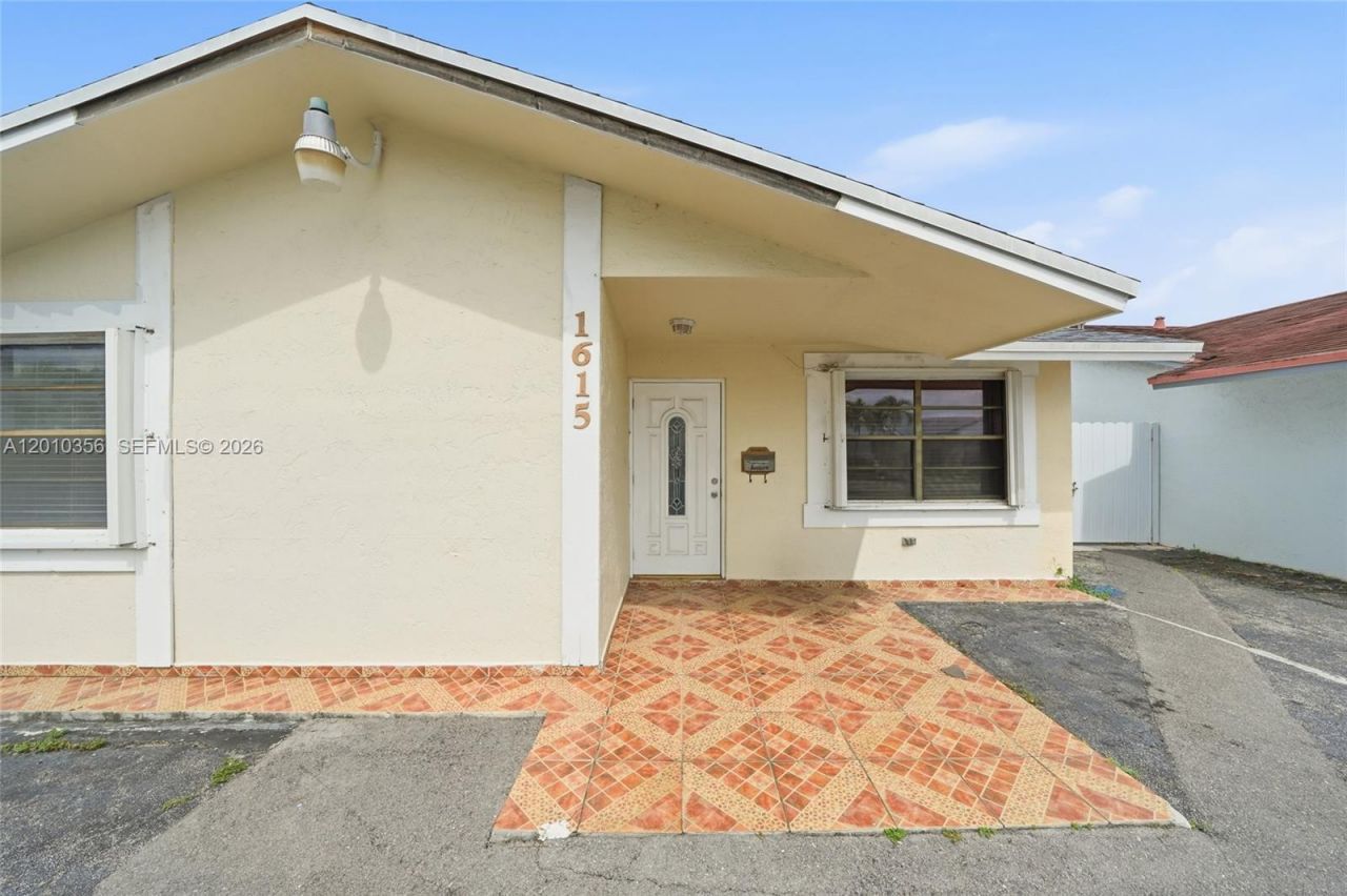 1615 SW 137th Pl, Miami, FL 33175 Photo