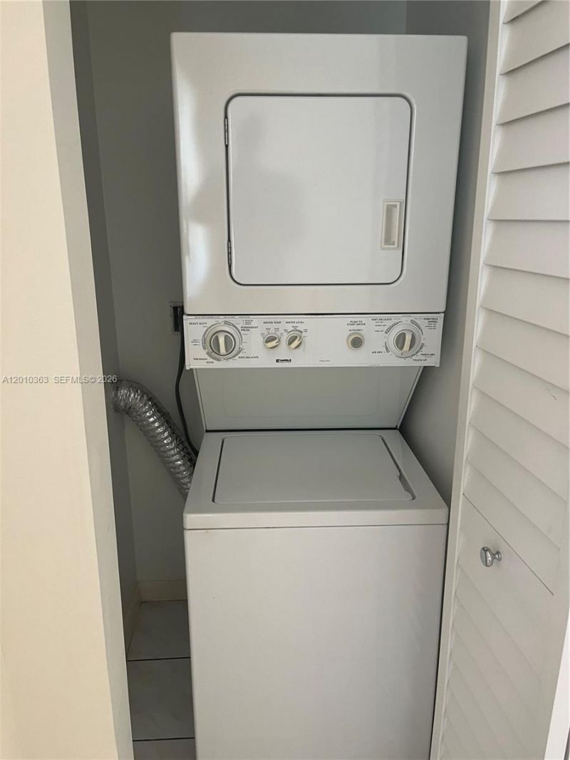1419 SW 22nd Ave , Unit 4, Miami, FL 33145 Photo