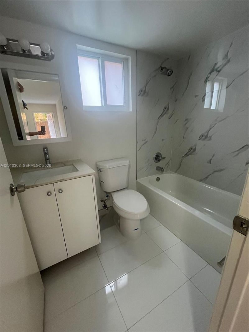 1419 SW 22nd Ave , Unit 4, Miami, FL 33145 Photo