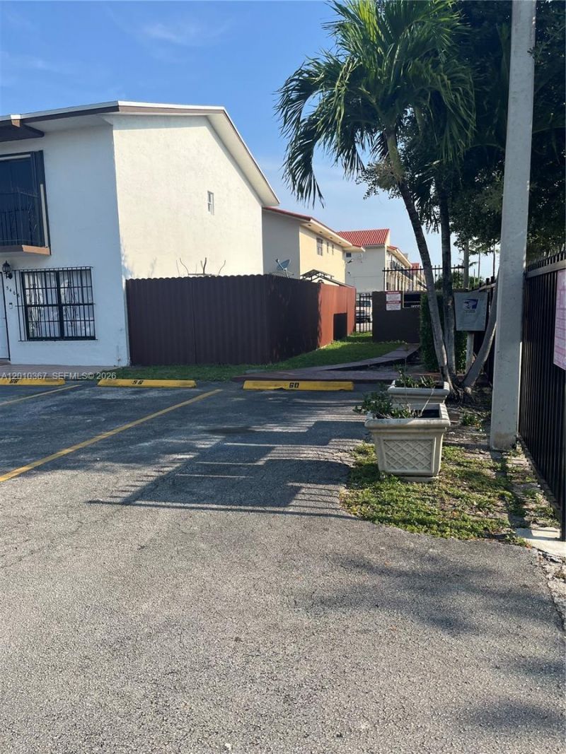 5464 W 26th Ave, Unit 27-D, Hialeah, FL 33016 Photo