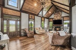 942 Meadow Dr.  photo 4