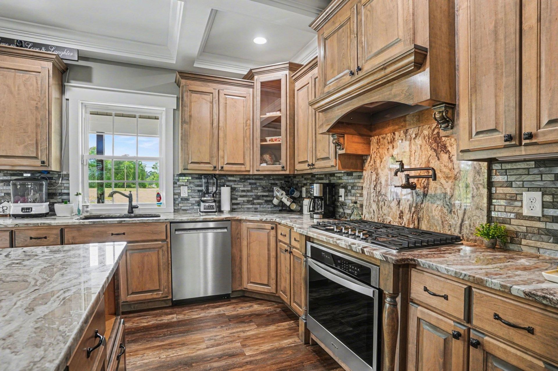 942 Meadow Dr.  Photo 8