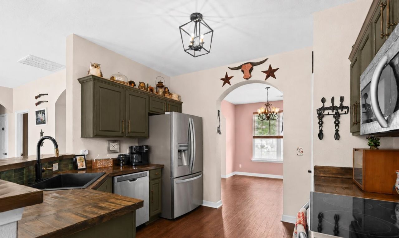 144 Zinnia Dr. Photo 10