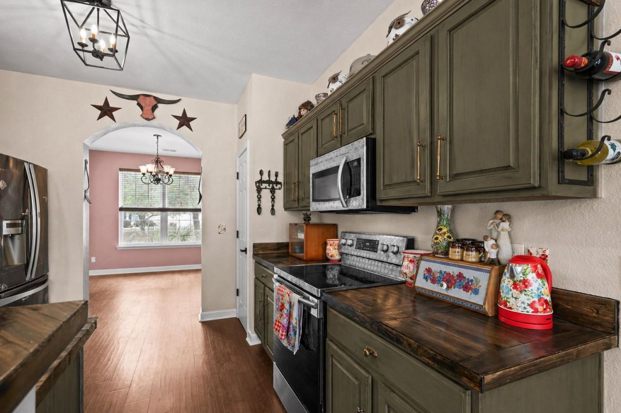 144 Zinnia Dr. Photo 10