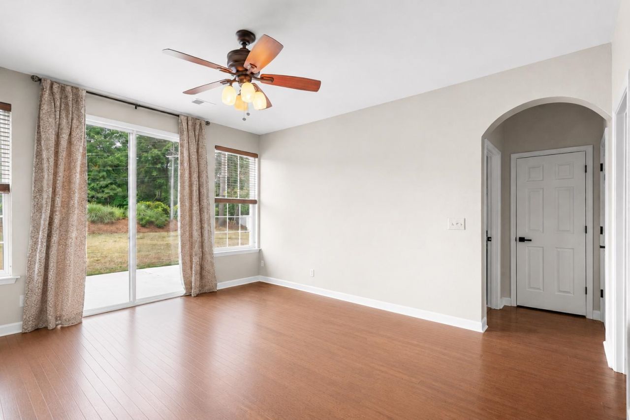 144 Zinnia Dr. Photo 11