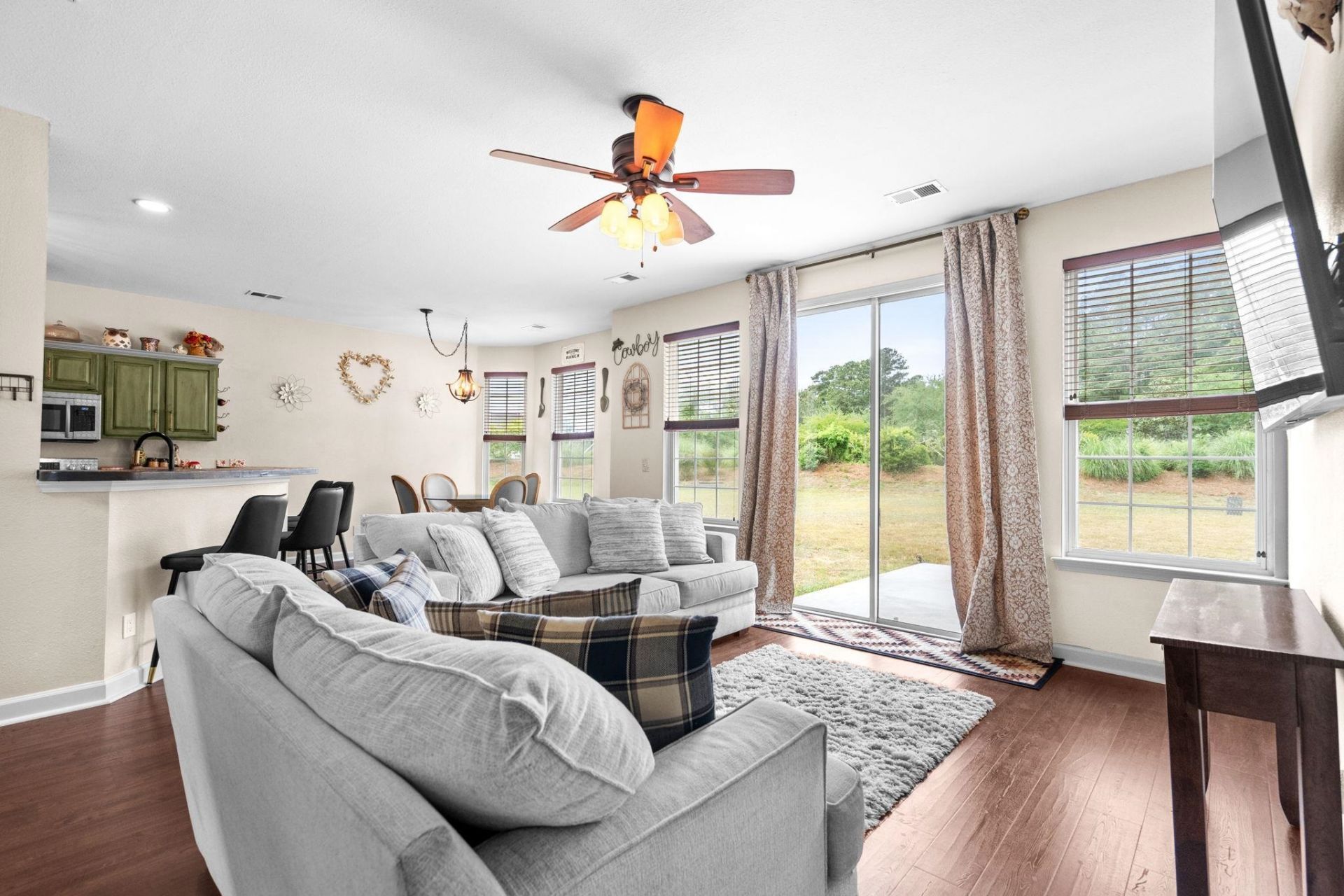 144 Zinnia Dr. Photo 14