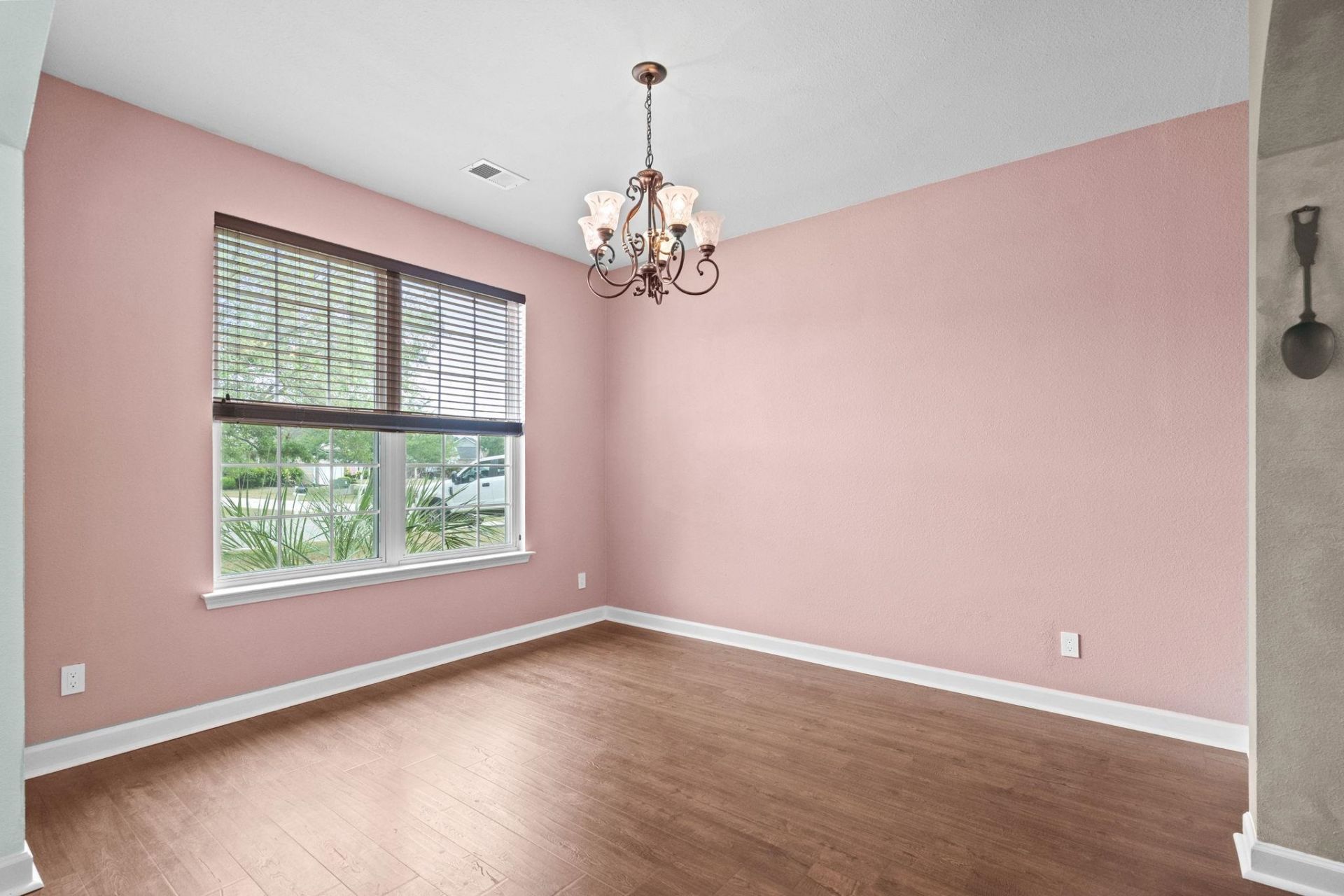 144 Zinnia Dr. Photo 5