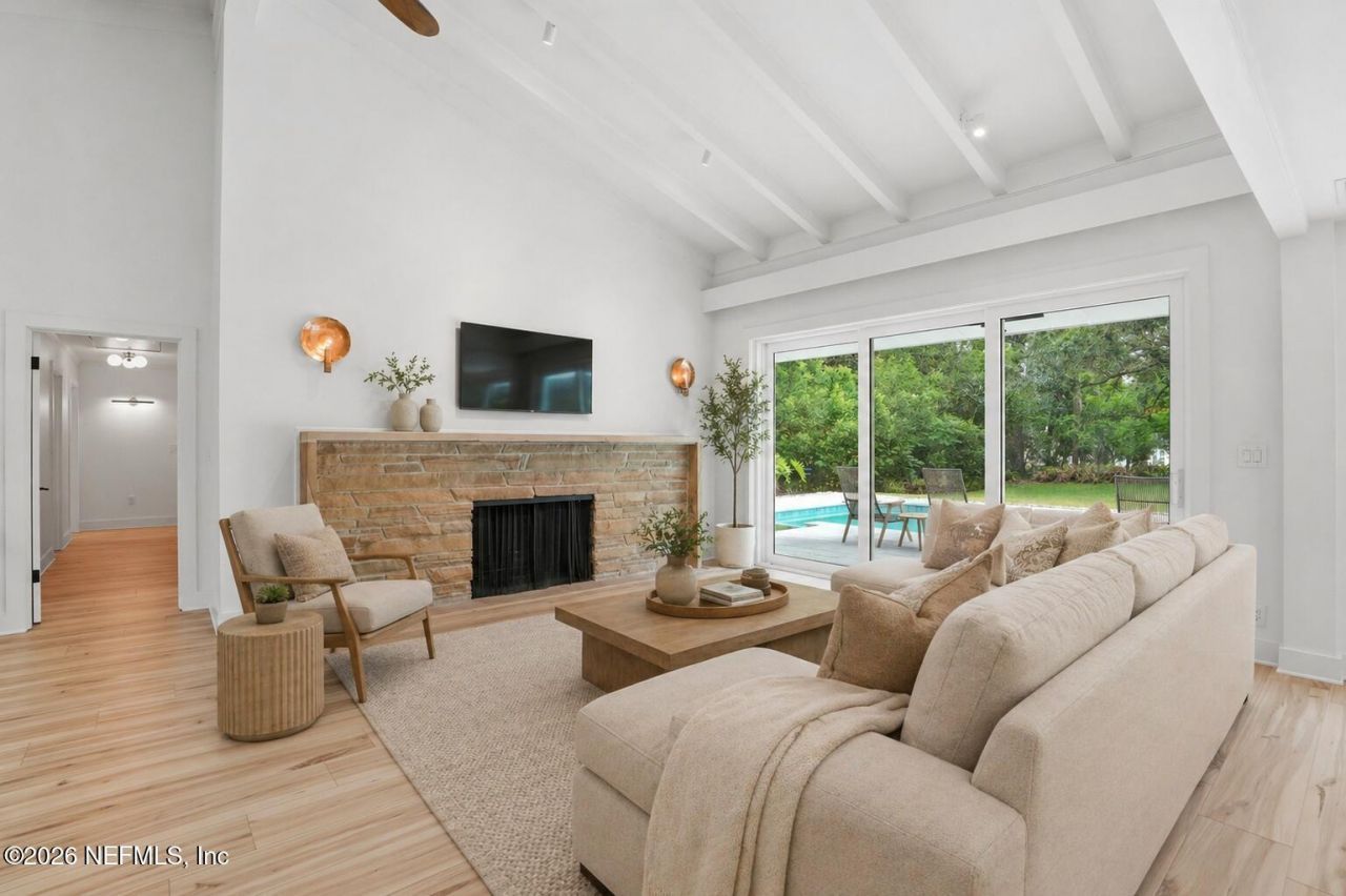 8228 Hollyridge Road, Jacksonville, FL 32256 Photo