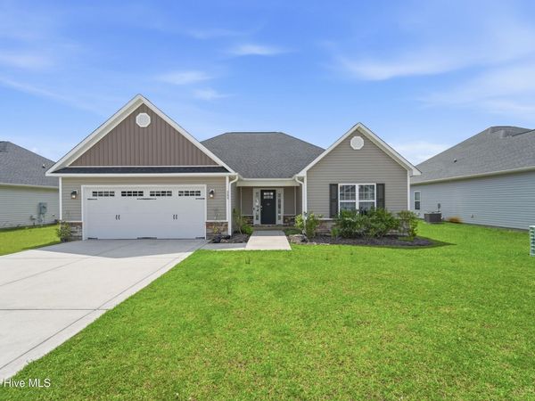 289 Crossroads Store Drive, Jacksonville, NC 28546