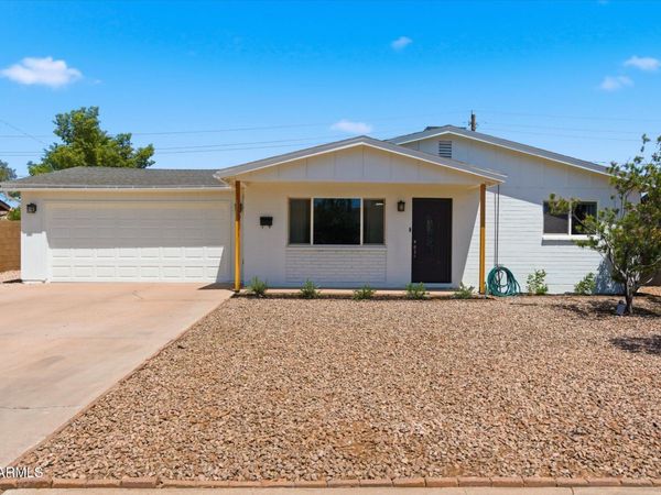 812 W PARKWAY Boulevard, Tempe, AZ 85281