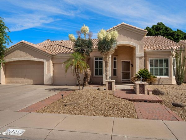 1252 W BRUCE Avenue, Gilbert, AZ 85233