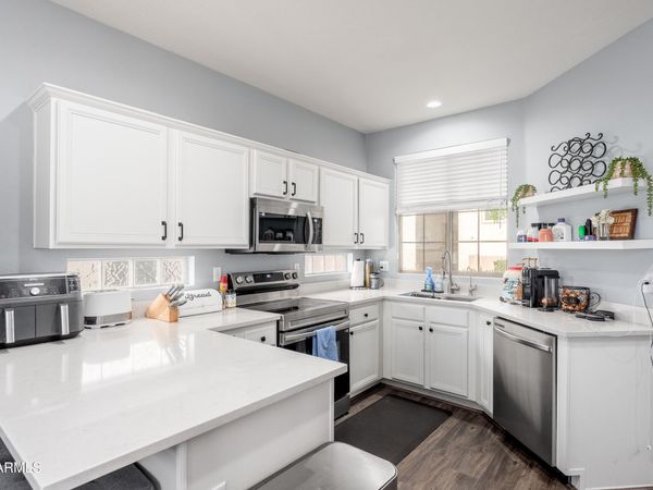 16922 S CEDARWOOD Lane, Phoenix, AZ 85048