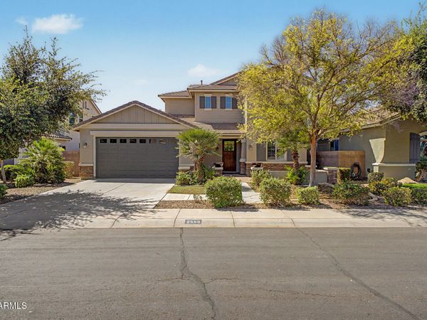 2559 E PENEDES Drive, Gilbert, AZ 85298