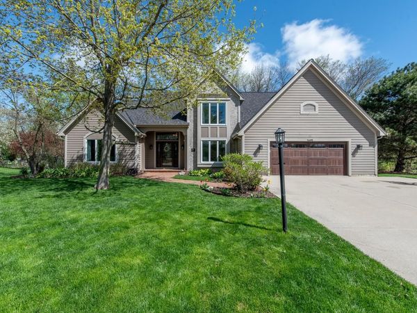 14695 Meadowshire DRIVE, New Berlin, WI 53151