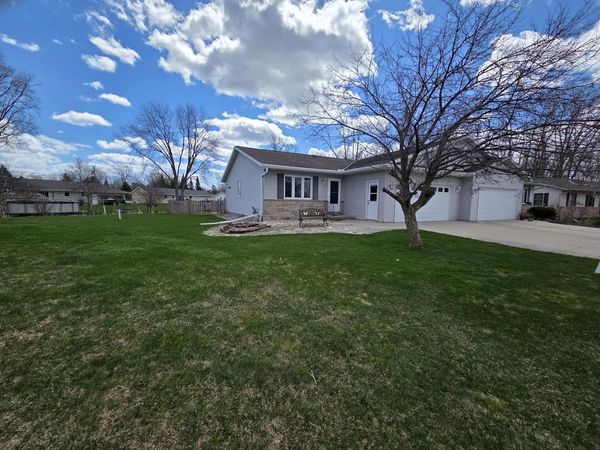 2209 Virginia DRIVE, Manitowoc, WI 54220