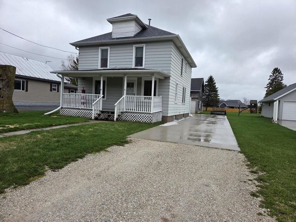 713 Forest Home DRIVE, Manitowoc, WI 54220