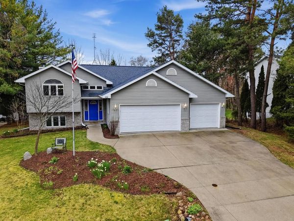 615 Sommer DRIVE, Sheboygan, WI 53081